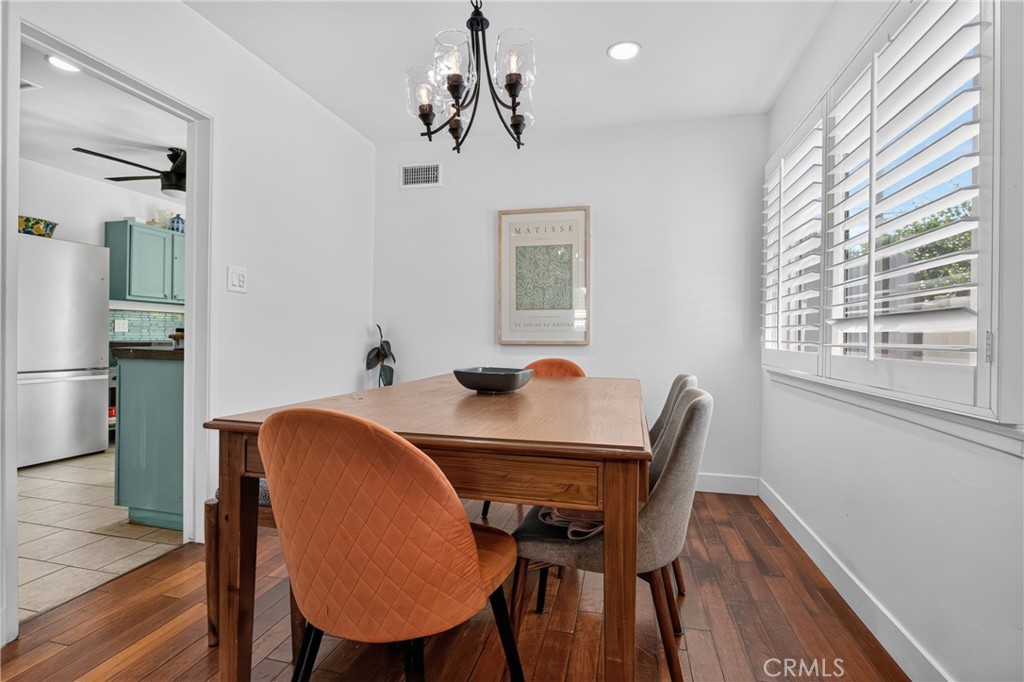 8210 White Oak Avenue Property Photo 8