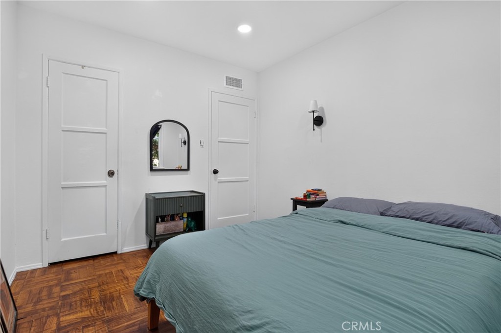 8210 White Oak Avenue Property Photo 13