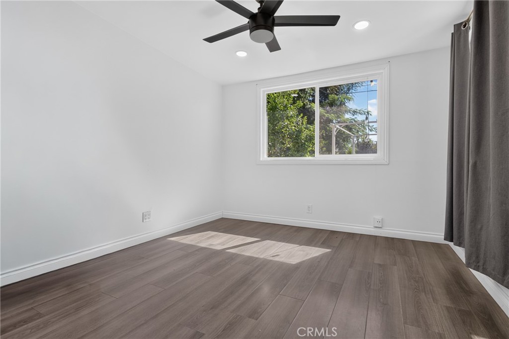 8210 White Oak Avenue Property Photo 14