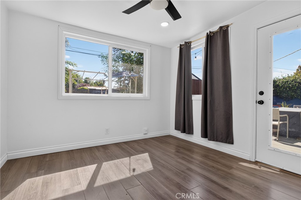 8210 White Oak Avenue Property Photo 15