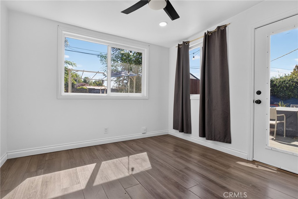 8210 White Oak Avenue Property Photo 15