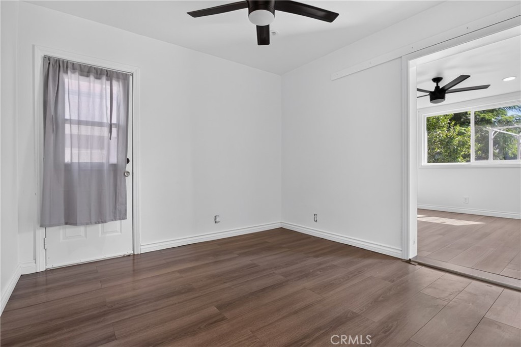8210 White Oak Avenue Property Photo 17