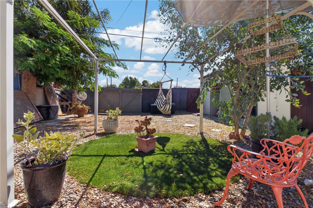 8210 White Oak Avenue Property Photo 18