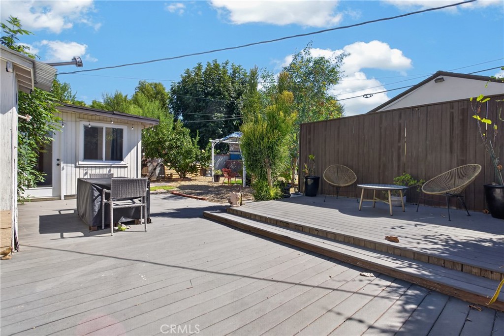 8210 White Oak Avenue Property Photo 20