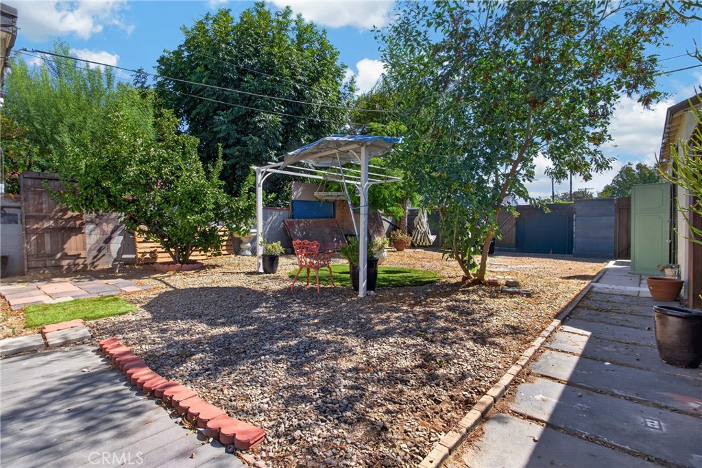 8210 White Oak Avenue Property Photo 21