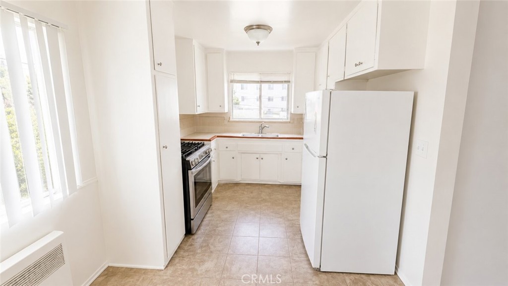 1132 S Holt 7 Property Photo 5