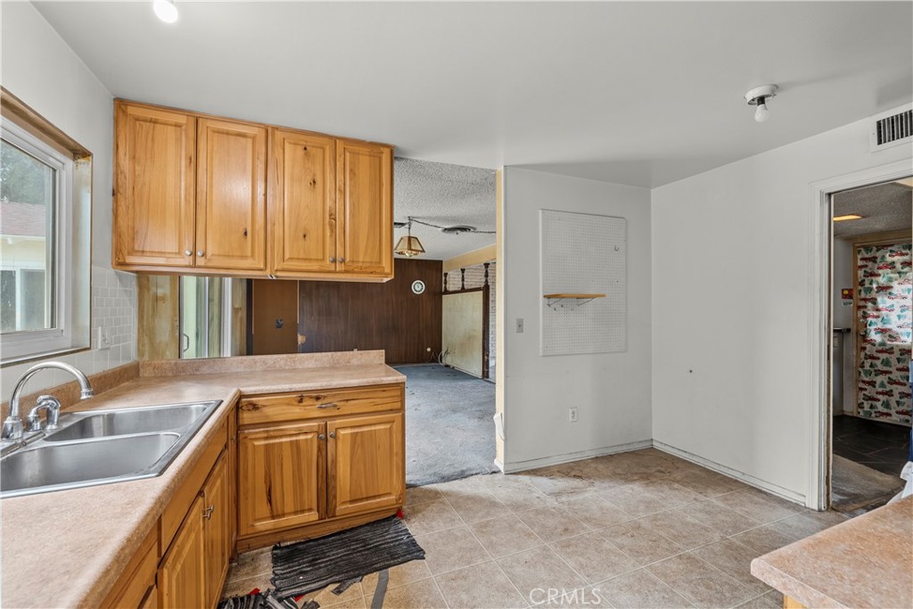 1340 Durham Street Property Photo 10