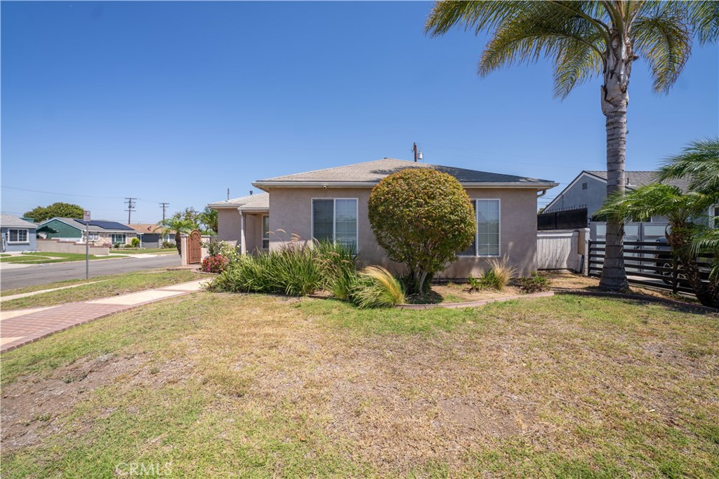13902 S Zamora Property Photo 1