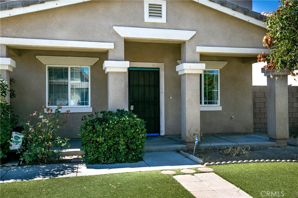3102 E Topaz Property Photo 2