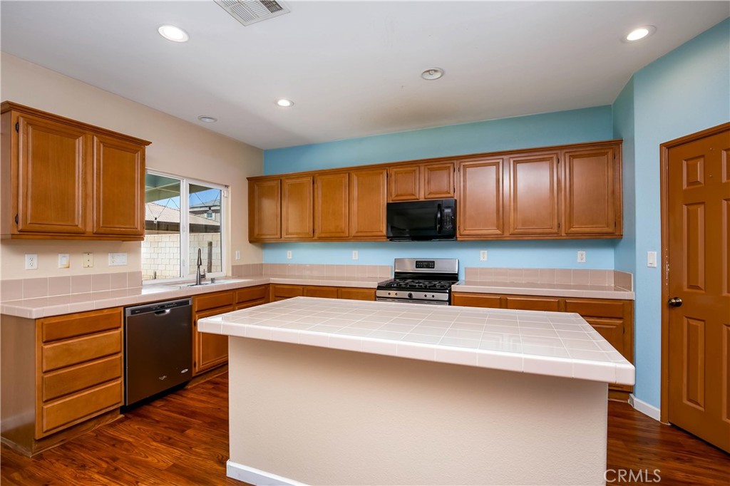 3102 E Topaz Property Photo 3