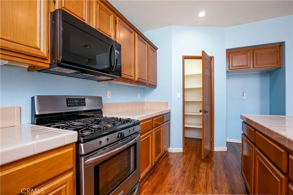 3102 E Topaz Property Photo 4