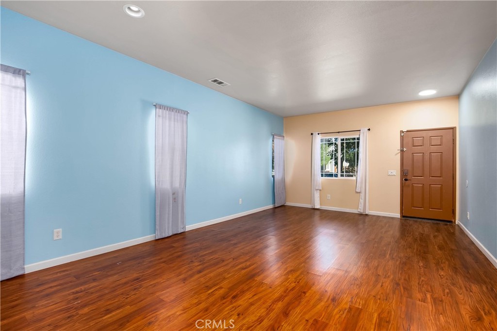3102 E Topaz Property Photo 5