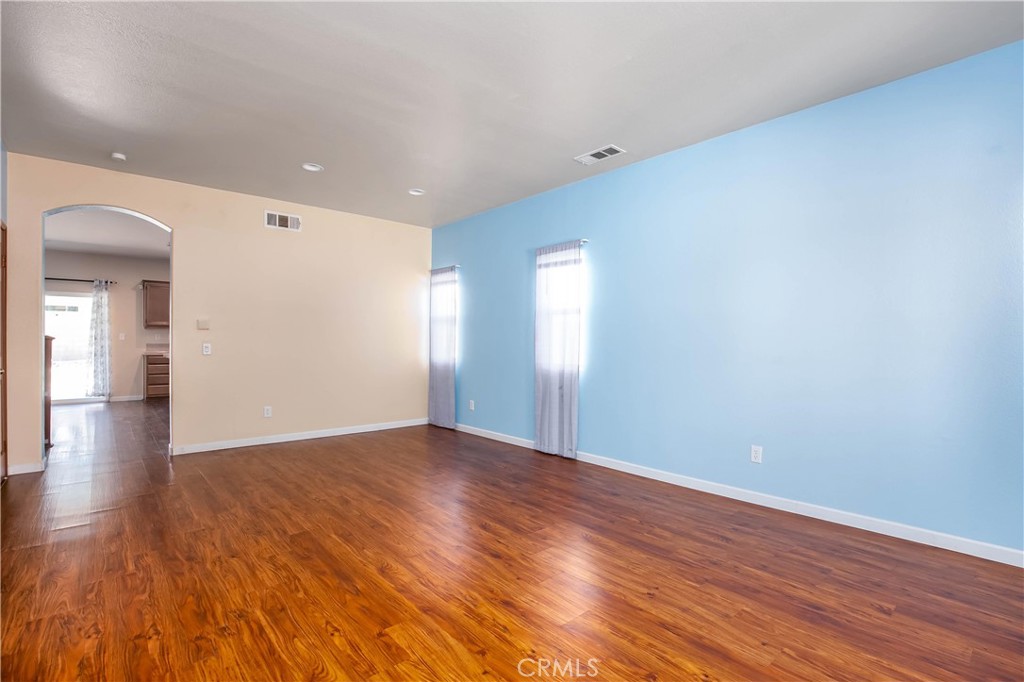3102 E Topaz Property Photo 7