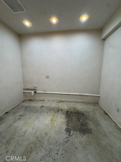 18596 Ventura Boulevard Property Photo 4