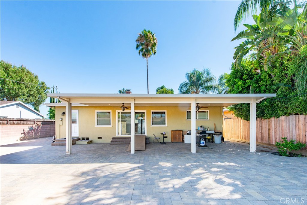 19541 Victory Boulevard Property Photo 19