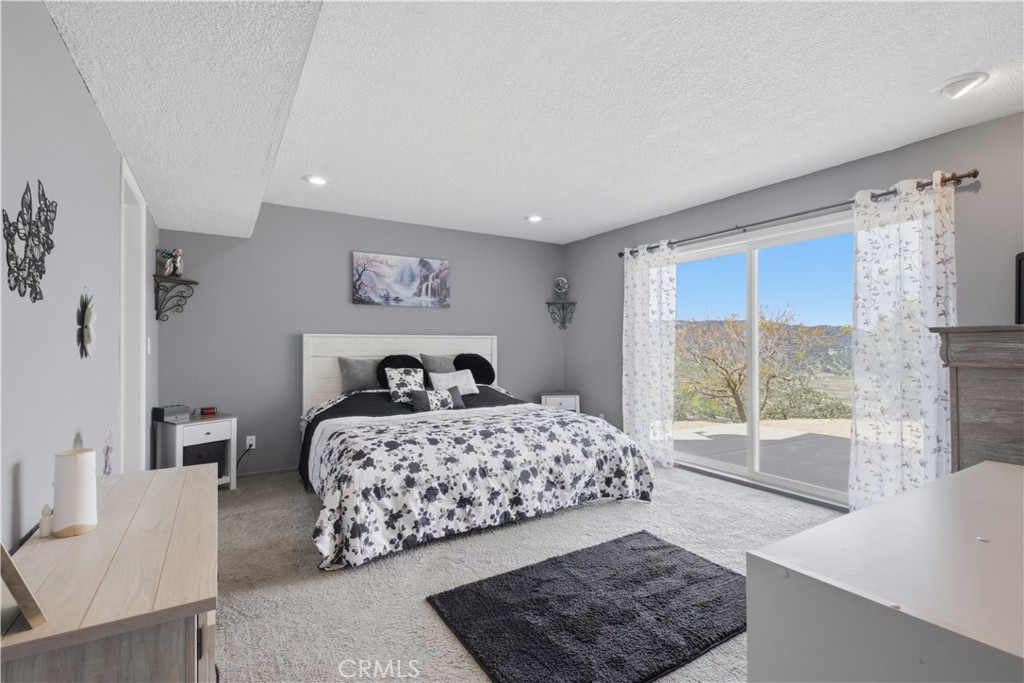 26201 Cumberland Property Photo 17