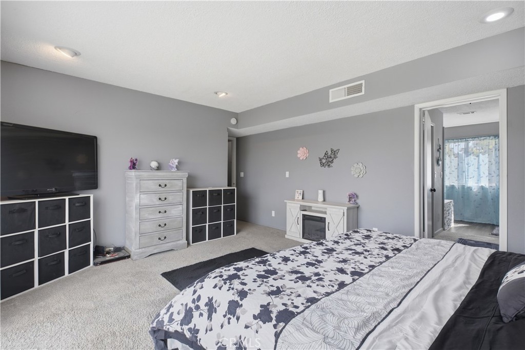 26201 Cumberland Property Photo 18