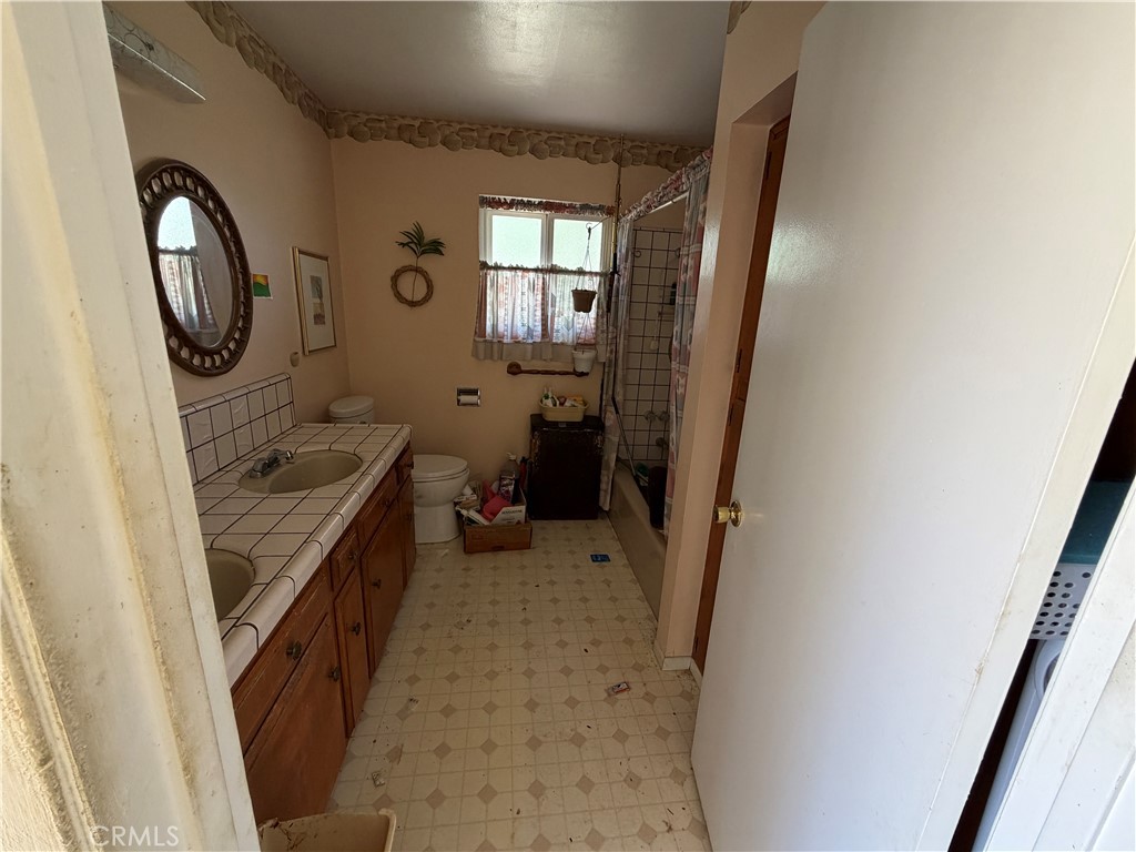 3512 Oakwood Property Photo 7