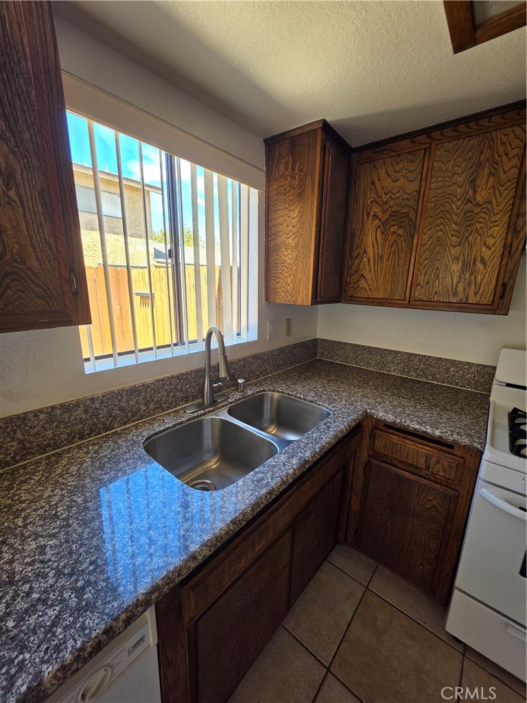 438 E Avenue Q7 B Property Photo 15