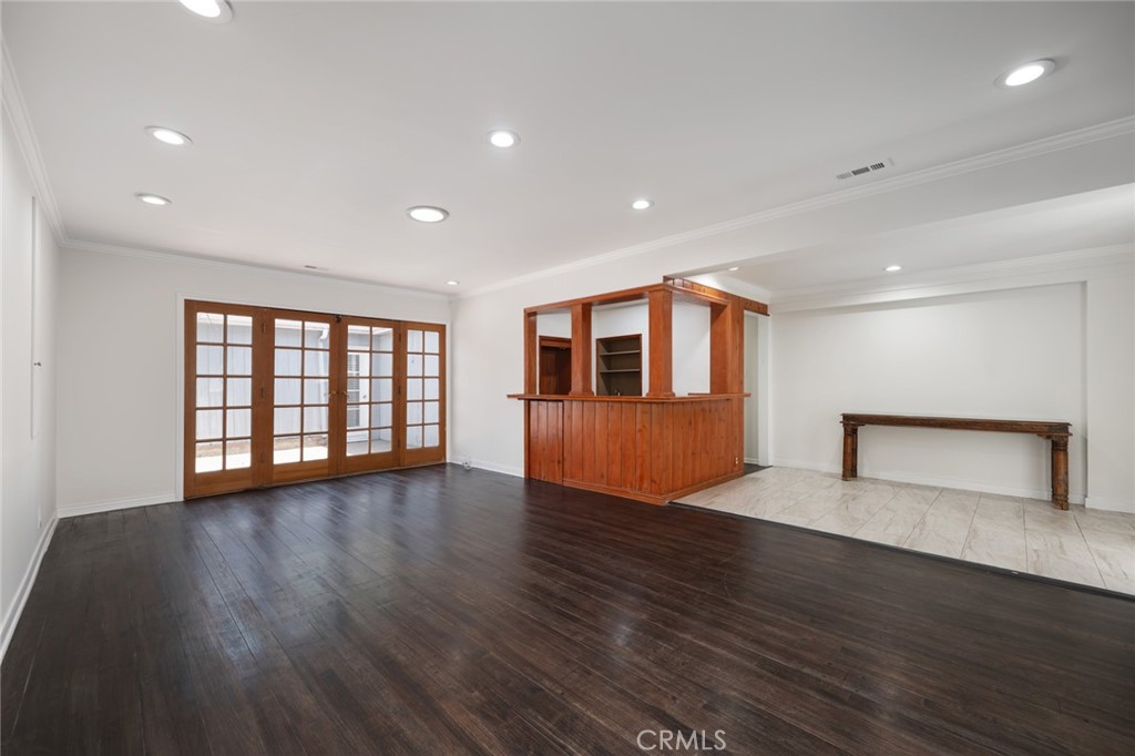 14151 Chandler Property Photo 14