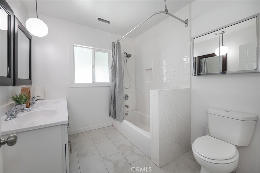 14151 Chandler Property Photo 22
