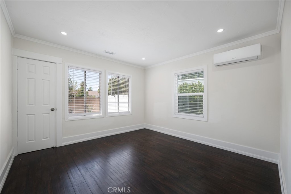 14151 Chandler Property Photo 24