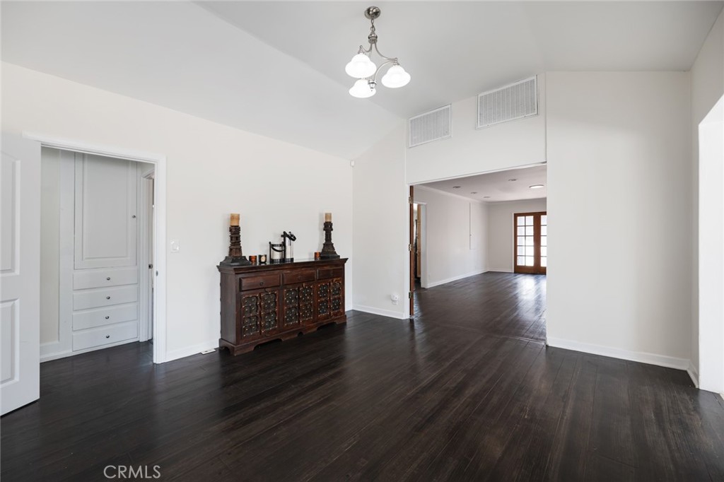 14151 Chandler Property Photo 37