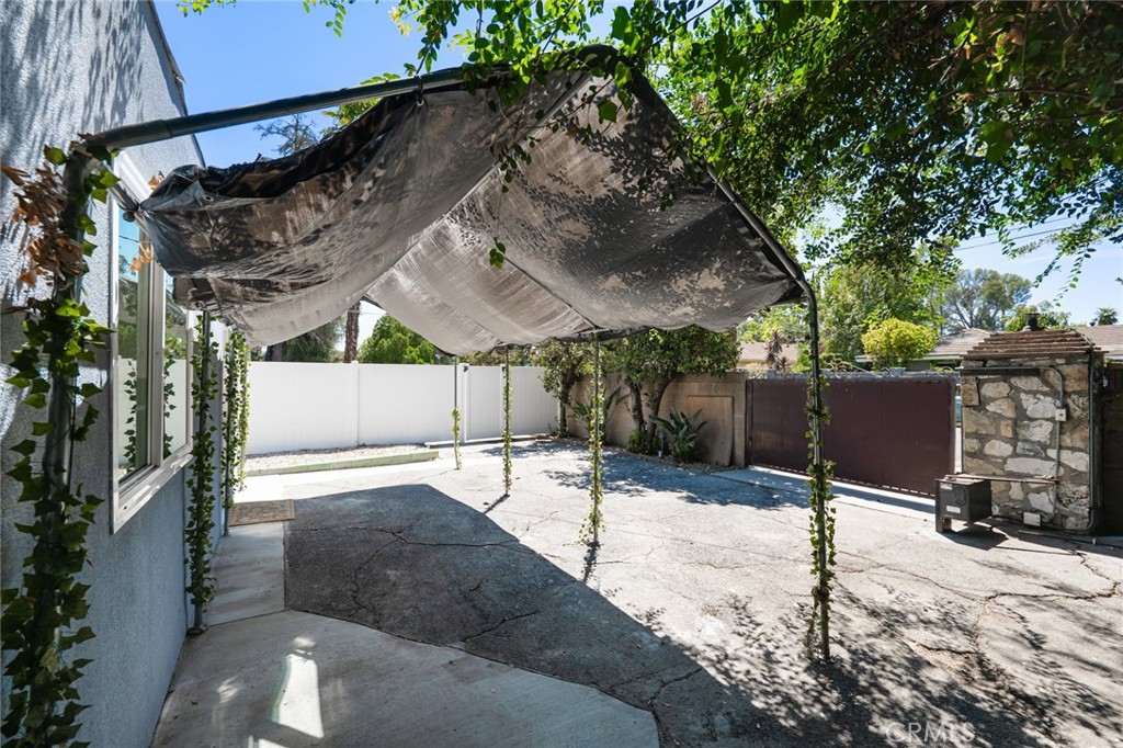 14151 Chandler Property Photo 39