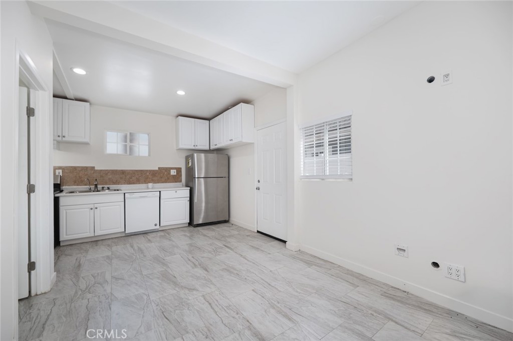14151 Chandler Property Photo 41