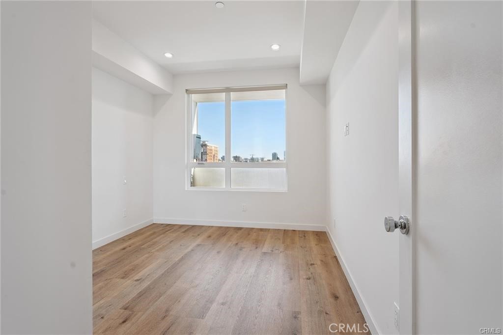 222 N Manhattan Property Photo 22