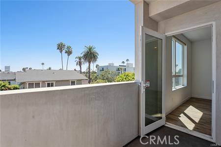 222 N Manhattan Property Photo 24