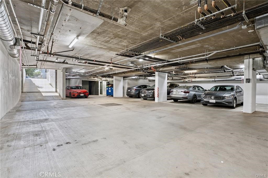222 N Manhattan Property Photo 31