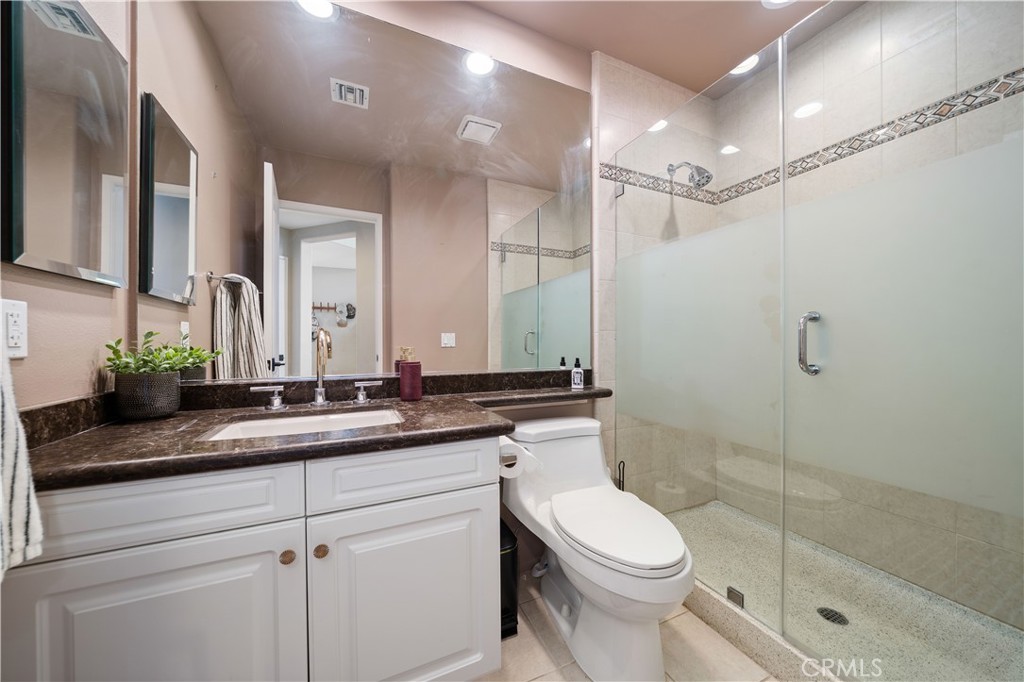 5371 Carmento Drive Property Photo 9