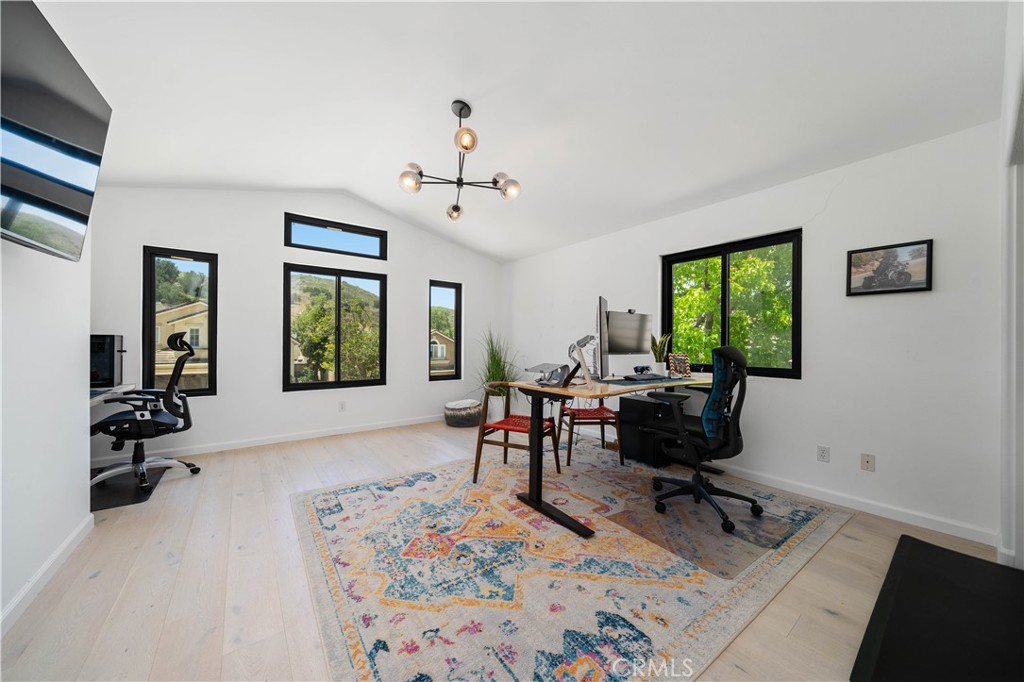5371 Carmento Drive Property Photo 12