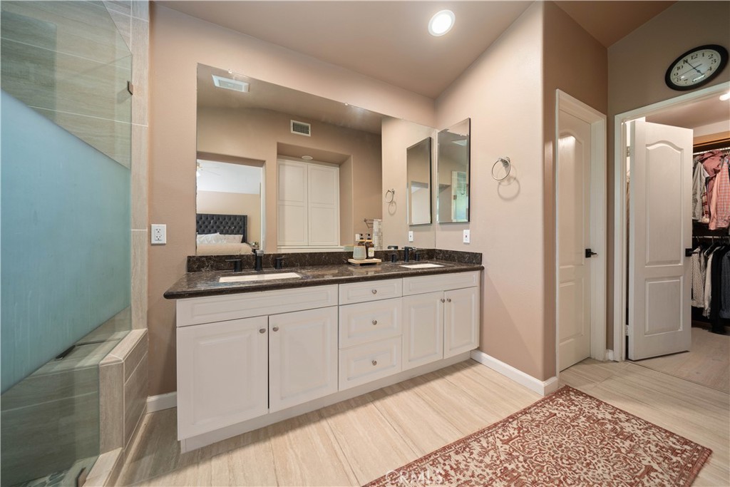 5371 Carmento Drive Property Photo 14
