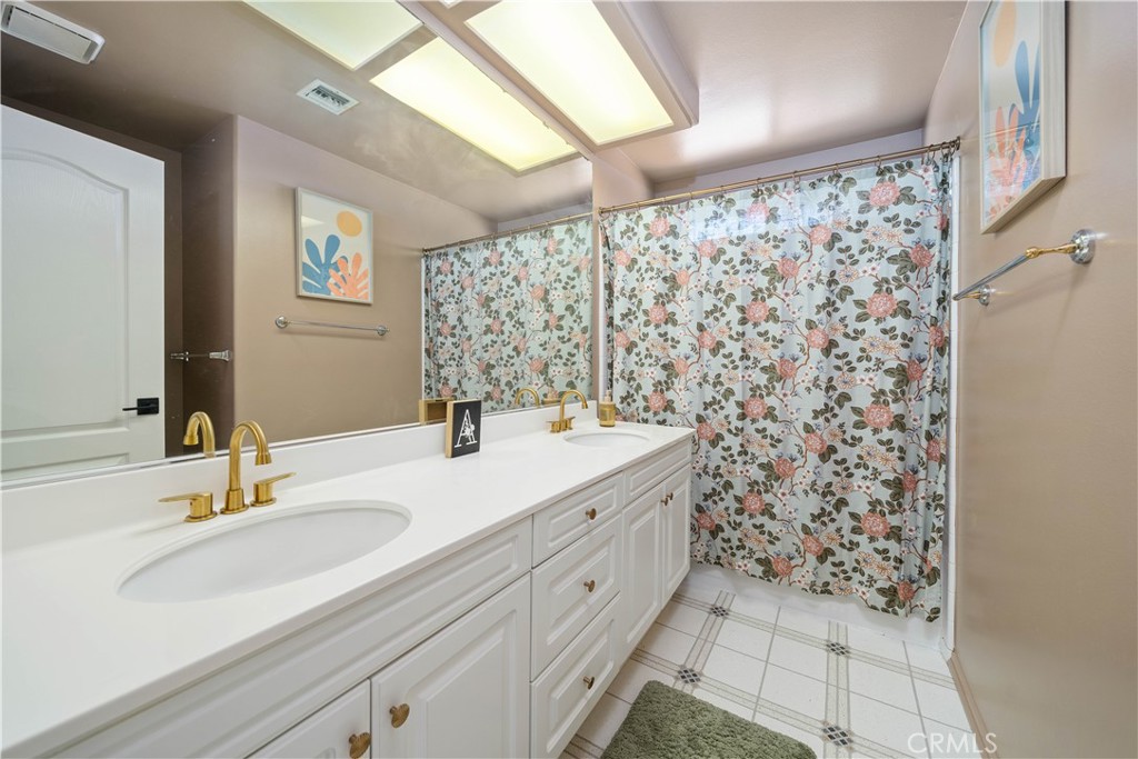 5371 Carmento Drive Property Photo 17