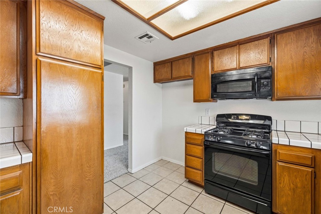 1510 E Avenue J12 Property Photo 11