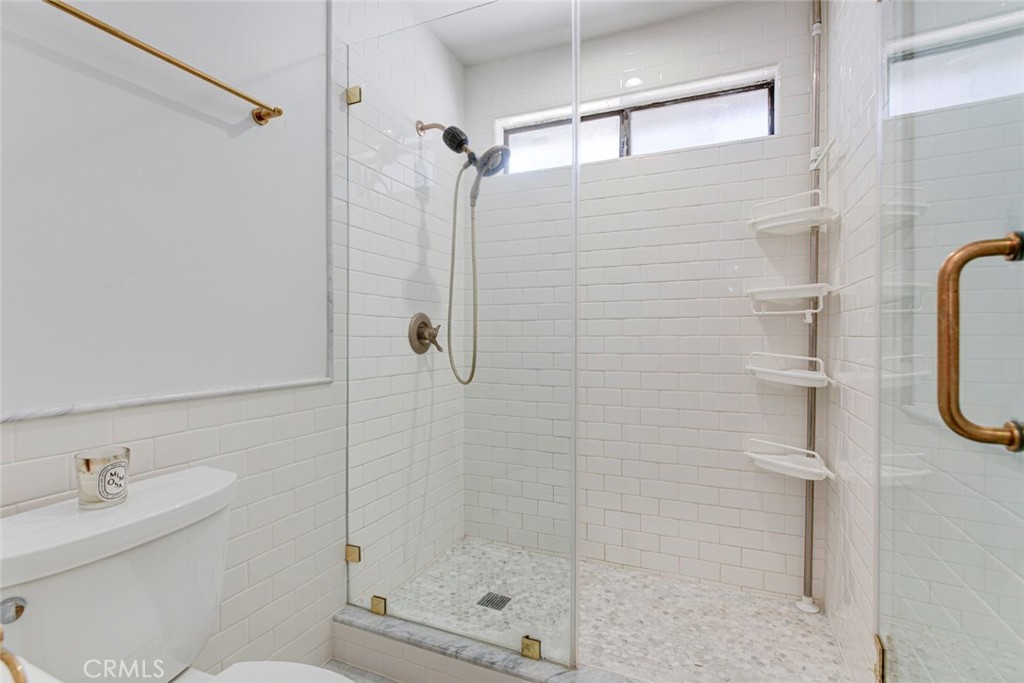 6847 Haskell Avenue 1 Property Photo 36