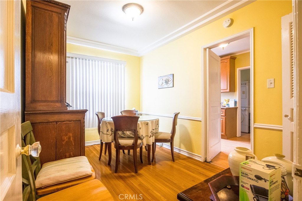 913 S Wilton Place Property Photo 11
