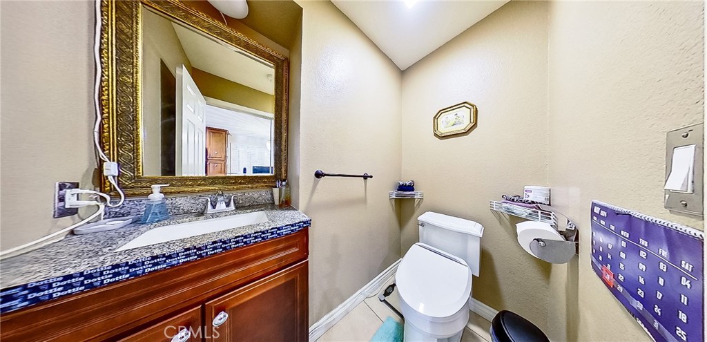 913 S Wilton Place Property Photo 16