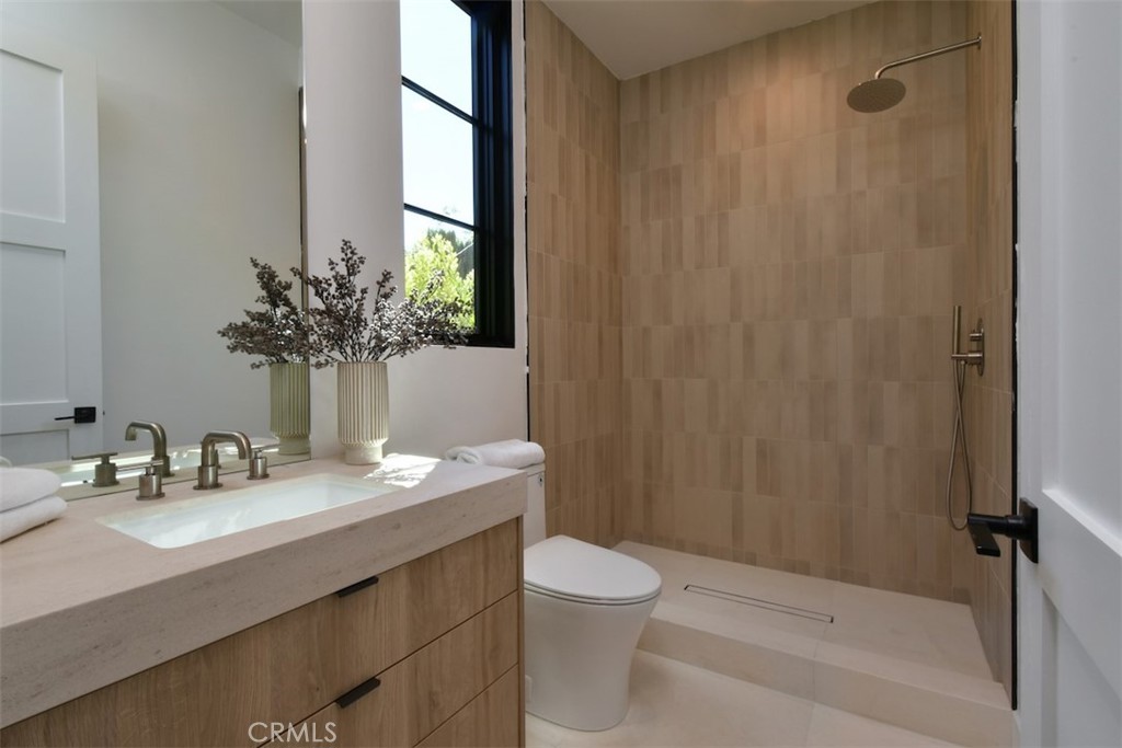 4433 Kraft Avenue Property Photo 12
