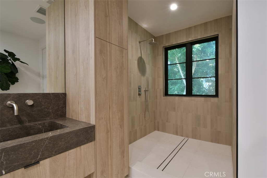 4433 Kraft Avenue Property Photo 25
