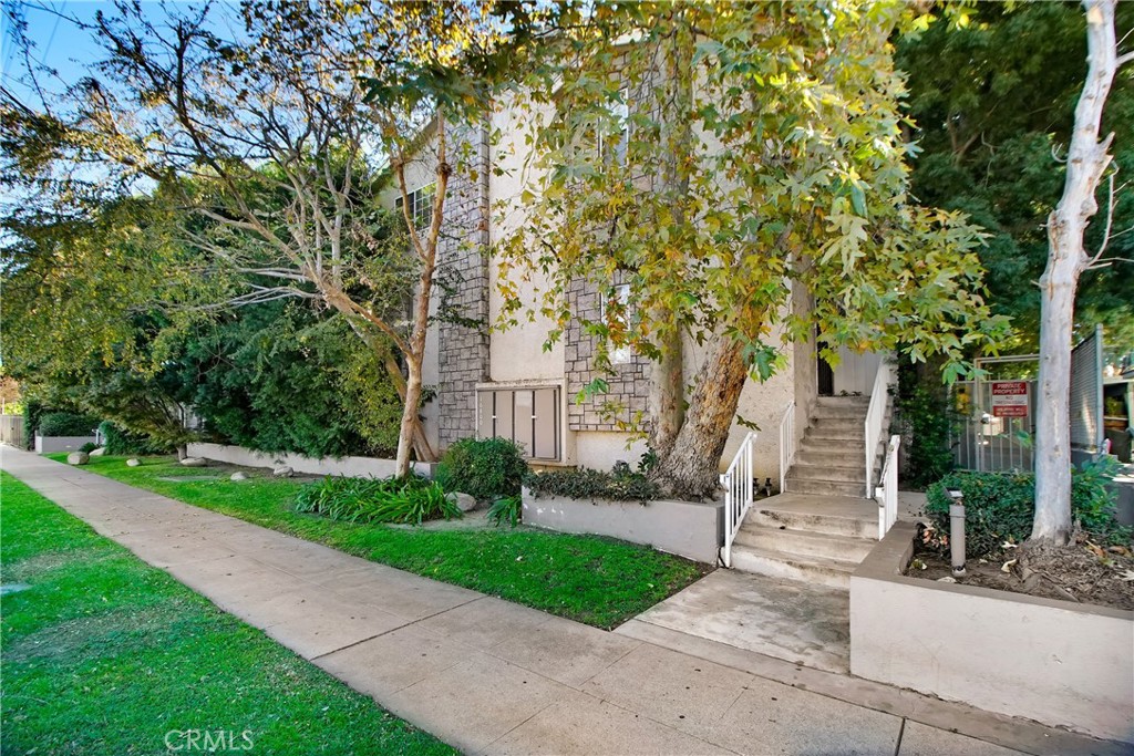 16800 Saticoy 4 Property Photo 2