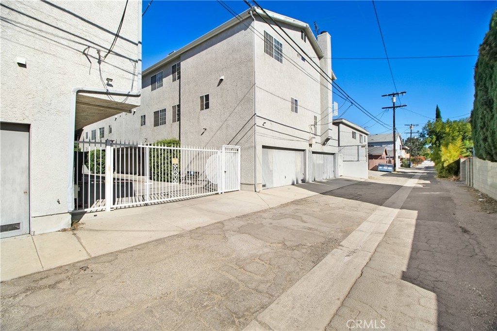 16800 Saticoy 4 Property Photo 19