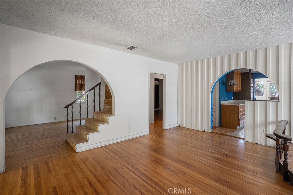 26430 Ozone Property Photo 4