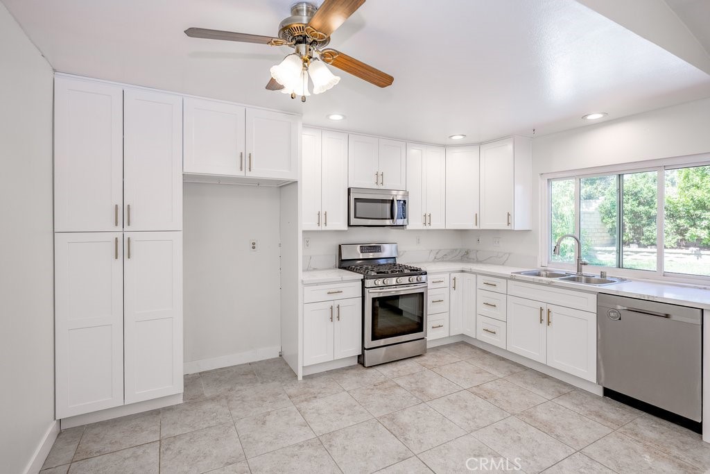 23531 Via Barra Property Photo 8