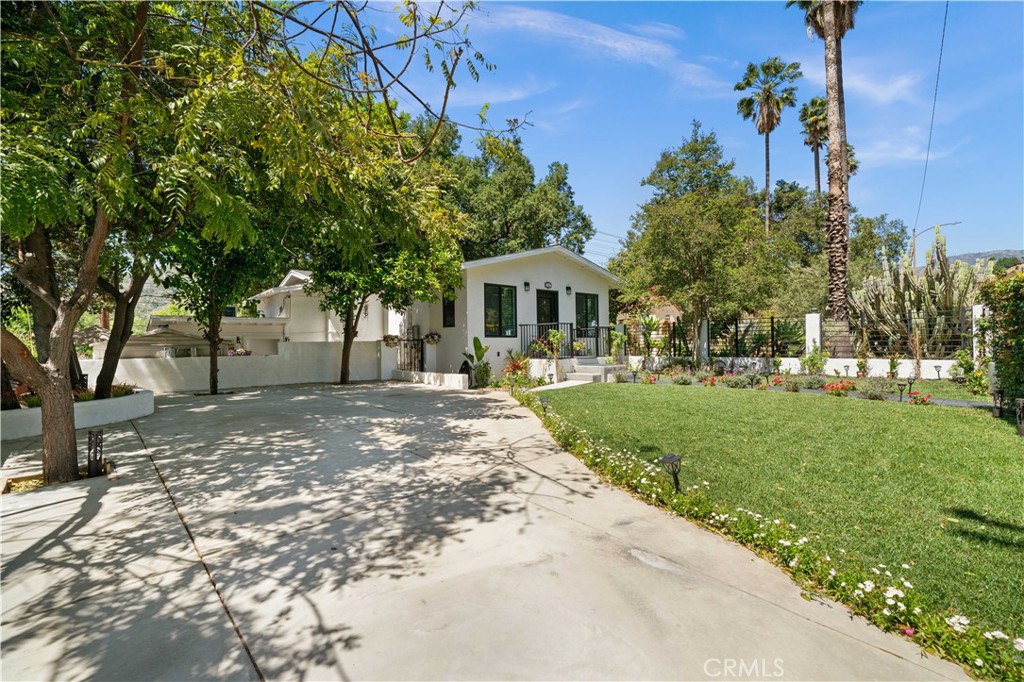 2427 N Verdugo Property Photo 4
