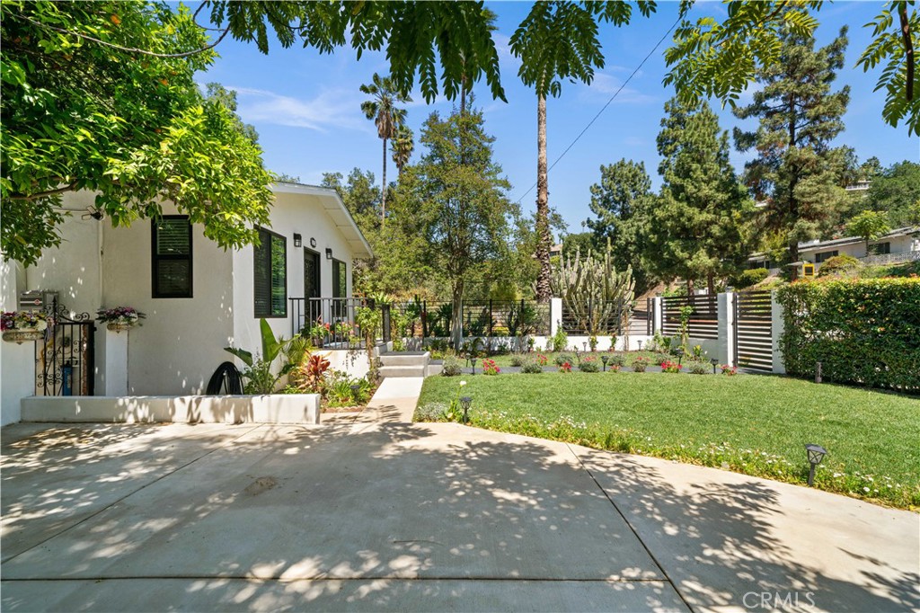 2427 N Verdugo Property Photo 5