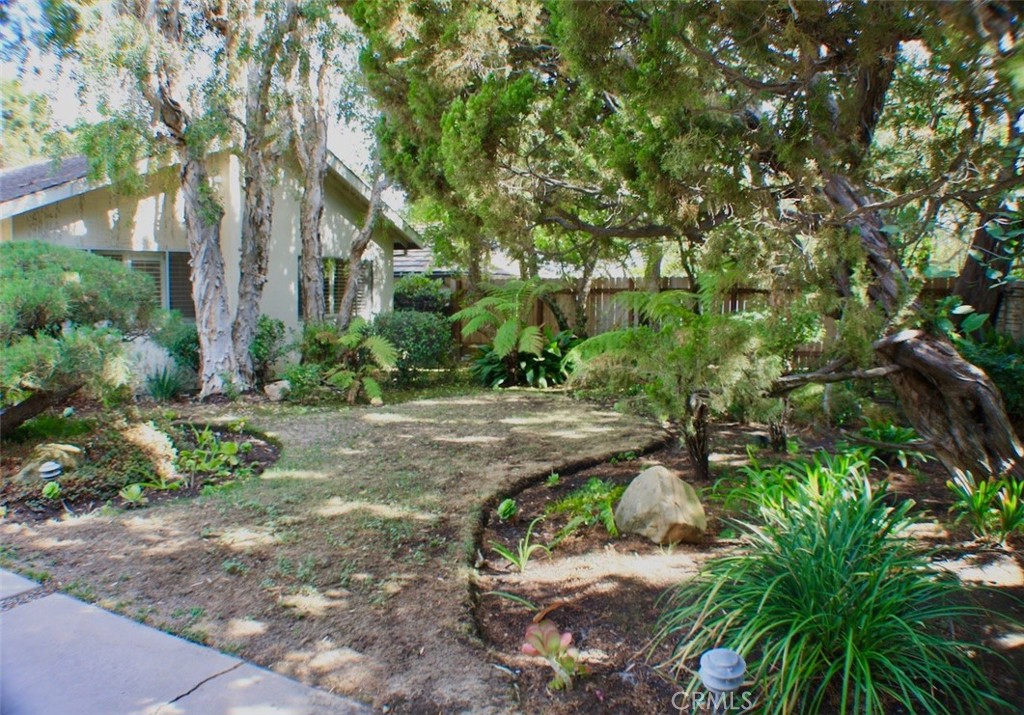 5412 Encino Ave. Property Photo 4