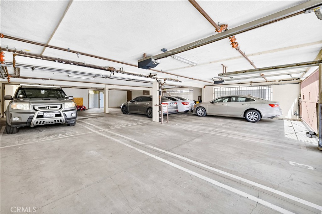 6446 Woodley Avenue 3 Property Photo 19